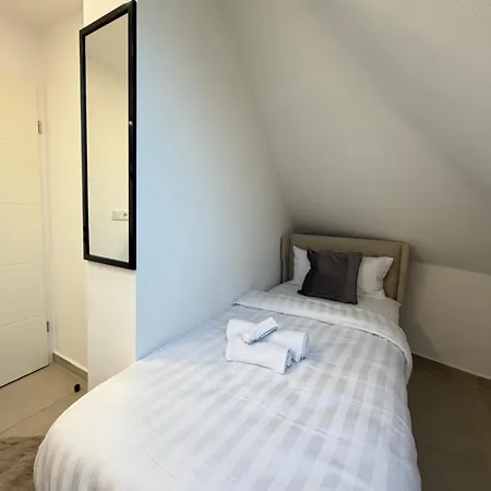 Modernes Mit Smart-tv & Wlan Nahe Messe *